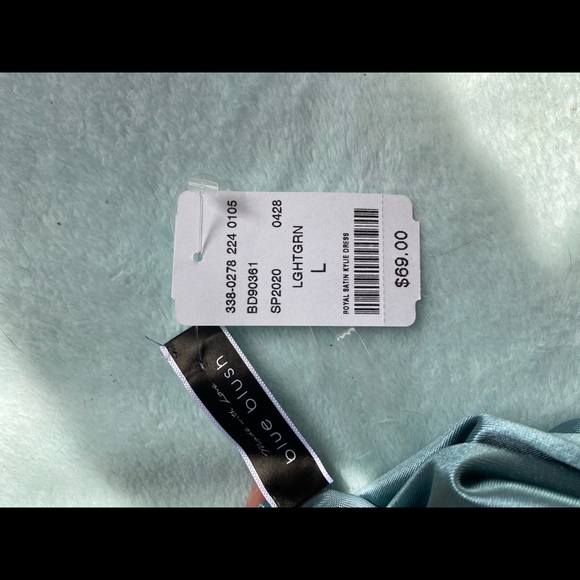 BLUE BLUSH NWT sage green dress with slit - Picture 3 of 3